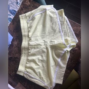 Women’s Spyder laser cut running short, XL, like new